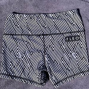 FLEO ziggy zag power high rise size small new without tags